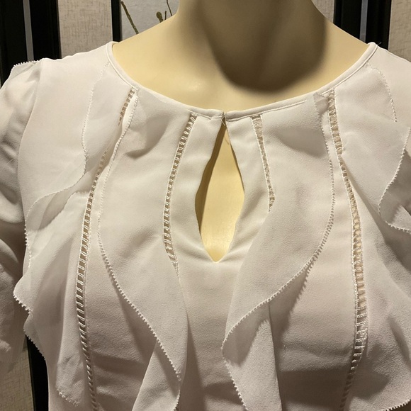 White House Black Market Ruffle Trimmed Blouse with Trumpet Sleeves Size 0 - Picture 3 of 9